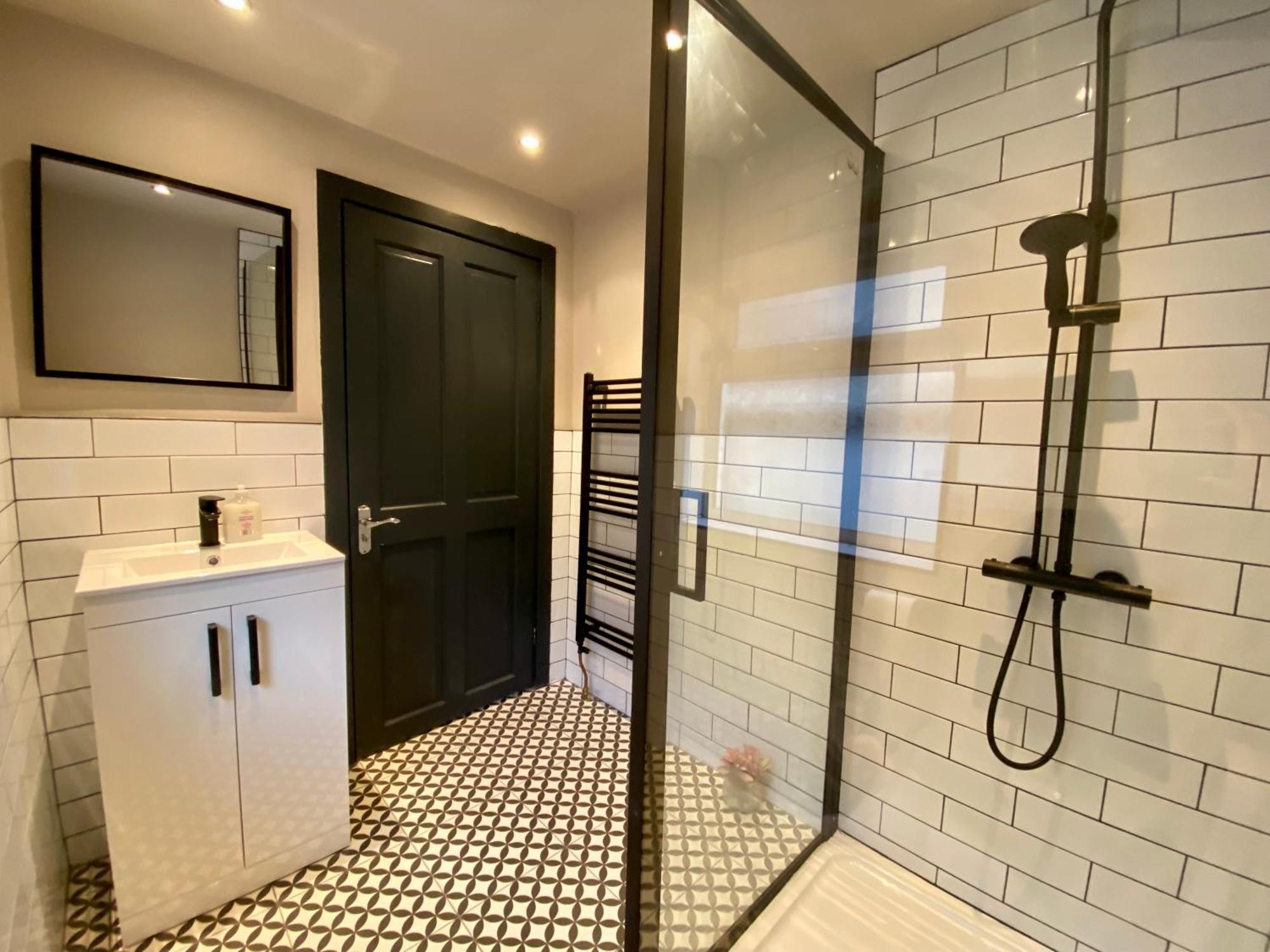 Entire Modern House Liverpool, 6 Bedrooms Екстер'єр фото